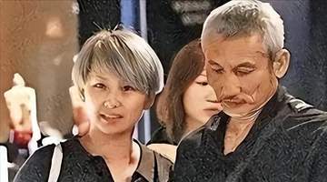 徐克的二婚老婆乐乐,40岁为爱染白发?和施南生相处和谐互不打扰