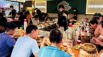 板前体验成餐饮新玩法 中餐日料都玩出多元参与感