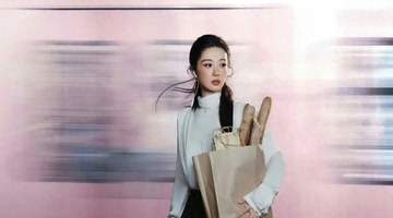 杨紫红毯时尚造型引热议，观众热议她如何跳出古装美人赛道探索多元角色