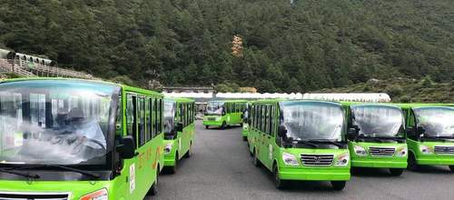 稻城亚丁省道收费争议背后 多景区运营乱象引公众关注