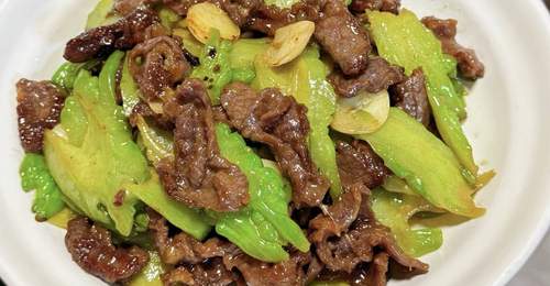 天热吃不下饭哦这道苦瓜炒牛肉清爽解腻家常好吃还十分下饭