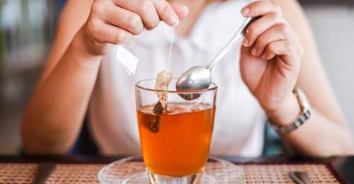 喝热茶可以解暑吗?