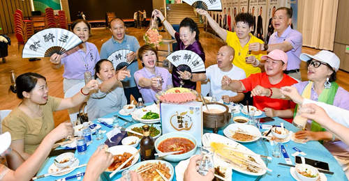从“送客看世界”到“带酒回人间”——访嘉兴大自然国际旅游有限公司董事长方楚华(上)