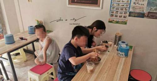 外地游客到河南信阳旅游,最大的困惑:为什么河南人也吃热干面?