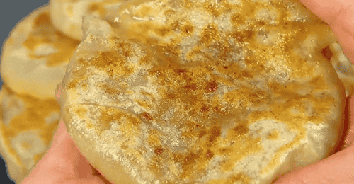 肉饼学会这样做,皮薄馅大不漏馅,鲜嫩多汁真的香!关键不烫面不擀皮,操作巨简单