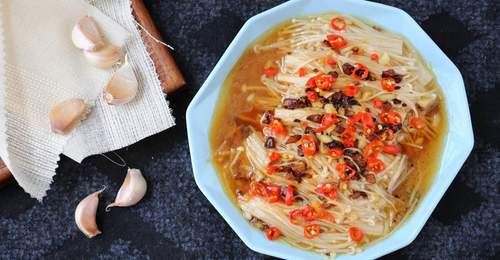 蒜蓉鸡汁金针菇:清鲜快手治愈家常味
