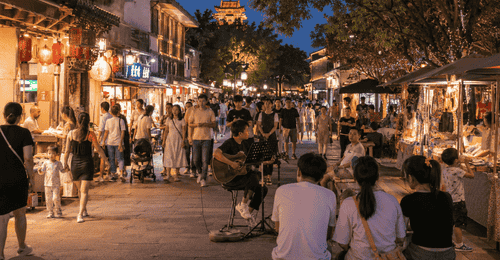 暑期文旅热潮背后的留人考验：城市竞争力比拼的是细节与体验