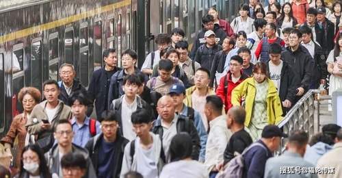 轻量出游持续升温，把握普铁出行新机遇