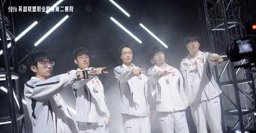 观LPL赛事变动有感!AL官宣新上单位引粉丝热议,参与多元讨论共话赛事走向