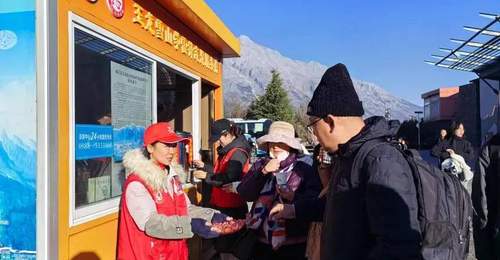 玉龙雪山暑期多元服务上线:多举措保障游客体验与游览顺畅