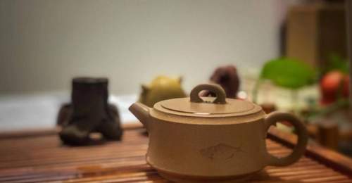 一人独泡一壶茶,偷得半盏闲暇与自我温柔相处