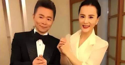结缘十七年,当民歌大咖遇上古典钢琴家,那段从三次放鸽到零排场领证的温情往事,藏着多少观众未曾知晓的舞台与生活模样