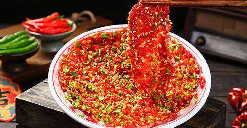 来昆明参与美食探索 跟着本地人挑适合自己的多元口味
