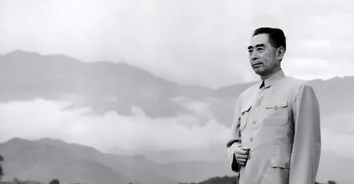 抗美援朝功劳不止在前线指挥 当年参与筹备的周恩来才是彭德怀口中真正头号功臣 （从后方参与筹备的多元活动和决策参与视角，突出了参与感，和原标题角度不同）