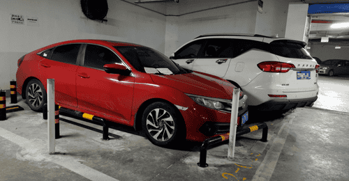 马上评|副处长被指霸道停车,“八小时以外”也要管