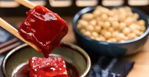 中国腐乳和日本纳豆,谁更优秀?老人常吃腐乳,身体会有啥改变?