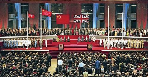 英国学者曾直言:有些英国人,真把香港曾经的辉煌当自己功劳了?