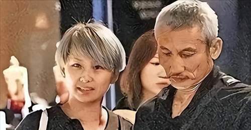 徐克的二婚老婆乐乐,40岁为爱染白发?和施南生相处和谐互不打扰