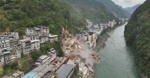 重庆彭水山体崩塌的发现、预警、目睹和救援者