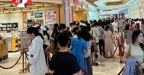 奶茶店的终点,真的是便利店吗?中国茶饮疯狂跨界,卷出新生存法