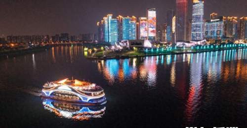 一船一诗一光影,星城夜游入画来