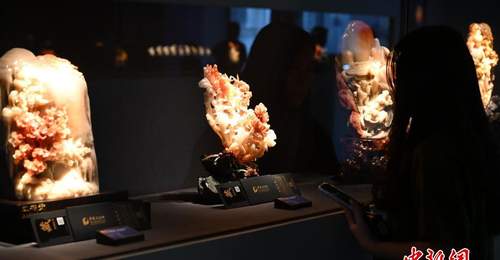 老挝石雕艺术精品展亮相福州