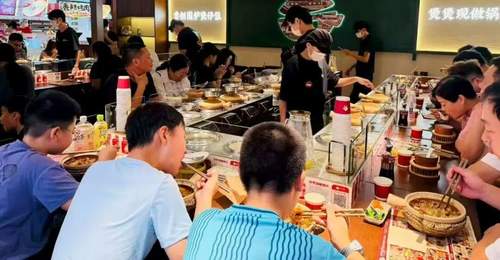 板前体验成餐饮新玩法 中餐日料都玩出多元参与感