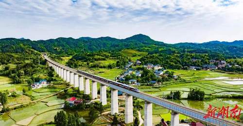 快来参与湖南文旅多元升级，专属旅游专列+汽车赛事等活动等你来体验