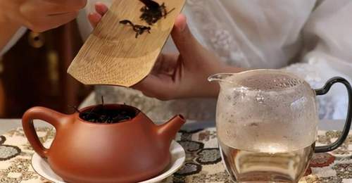 喝茶别踩坑！多类误区易伤身，这些健康知识你get到了吗？