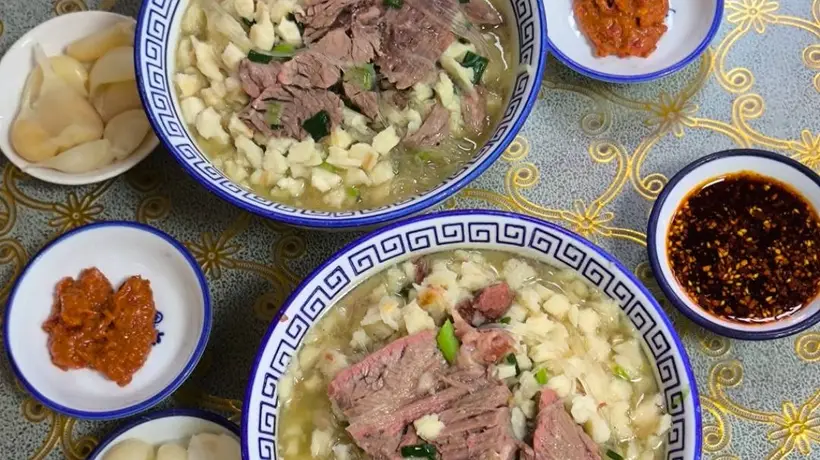 从王室礼馔到街头小吃,这碗美食来头太惊人,泡馍牵动多位帝王命运。