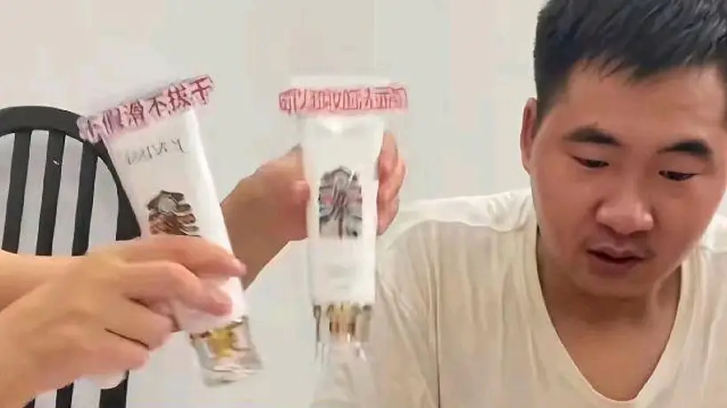 河南洛阳产妇羊水栓塞去世,孩子满月成焦点