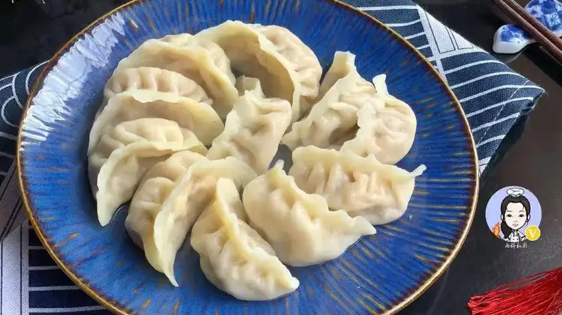 想吃到全家抢着吃的鲜嫩爆汁饺子？这些参与感十足的小步骤一定要记牢