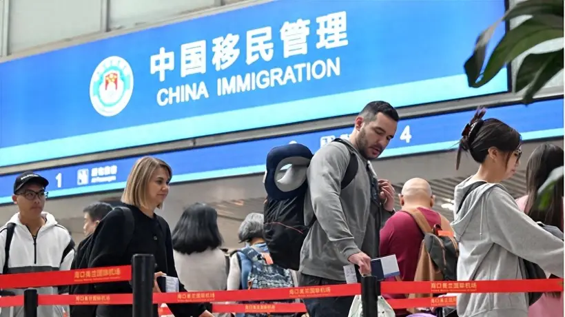 境外游客酒店公共区域停留引热议,商务签证违规用工迎来考验?