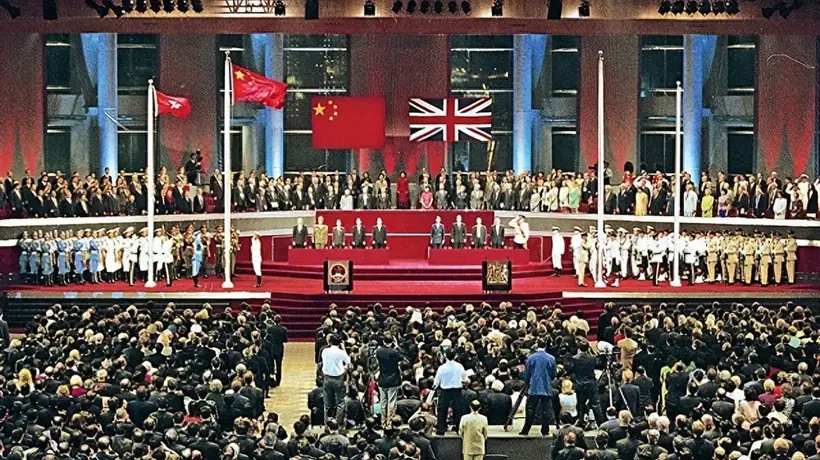 英国学者曾直言:有些英国人,真把香港曾经的辉煌当自己功劳了?
