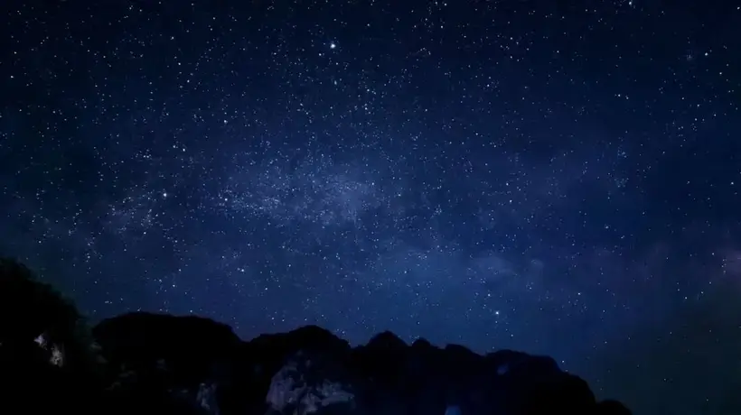 本溪夏夜的多元星野体验:露营烧烤泡温泉,和伙伴共赴山林河畔间的星河邀约