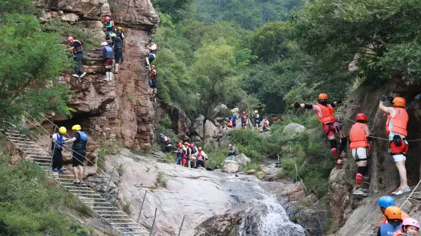 沂山凭国色芳华取景地打卡玩法 溪降飞车成年轻人夏日山野新宠