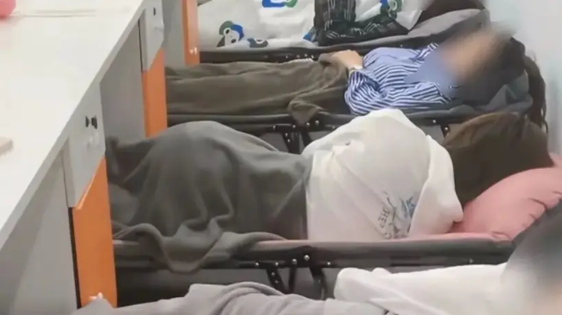 “取消午休四点下班”话题引热议 网友各抒己见聊工作与休息的平衡
