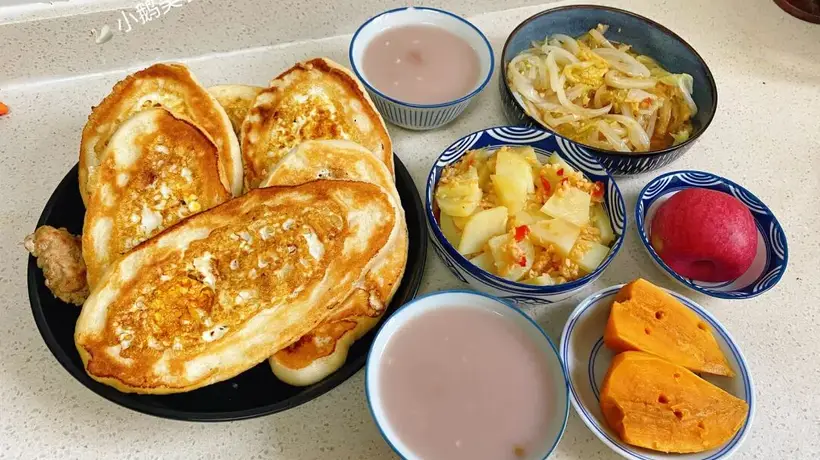 20分钟搞定全家餐!一饼带菜带汤,省事又好吃的家常早餐全步骤,厨房新手也能轻松上手