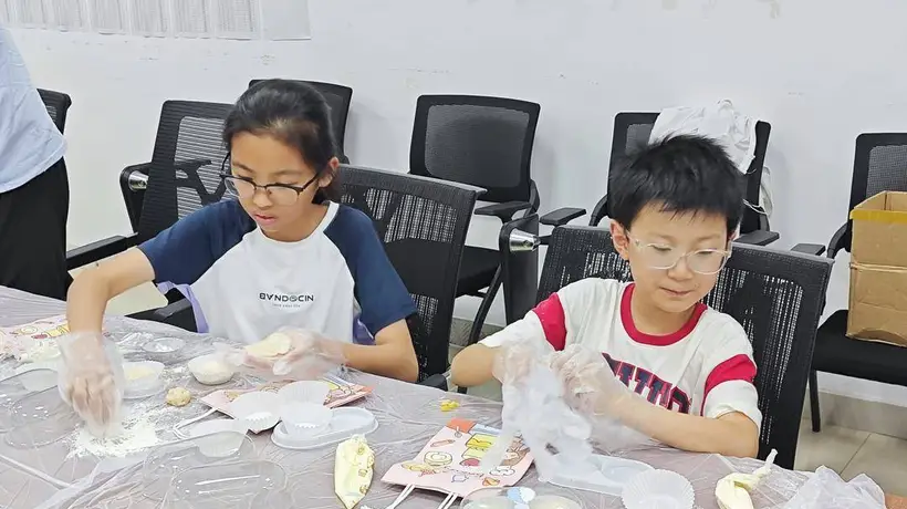 苏州市相城区黄桥街道生田村邀村民亲手做苏式点心 解锁邻里互动的暖甜体验