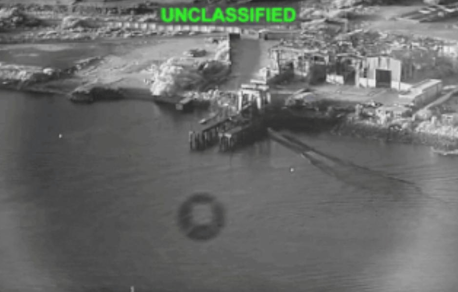 美军首次出动“海盗”无人艇，击中伊海军基地！无人艇战法落地波斯湾