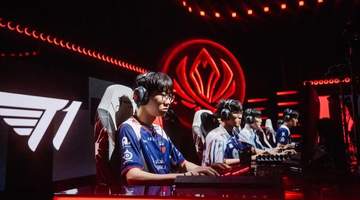 Faker瑞兹灵车送人头，Keria自称历史第一辅助，T1全员打鸡血