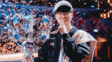 LPL网友吐槽拳头定制T1冠军,韩国媒体嘲讽,可见他们有多害怕faker