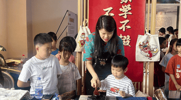 :佛山状元村萌娃体验非遗,年画女侠带娃把文化“袋”回家