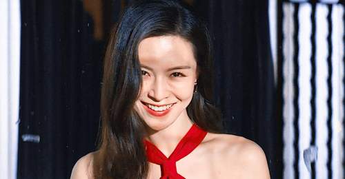 “妻子在试衣间失踪,多年后丈夫在畸形秀上认出了她,此时妻子已经被做成了人彘,真实事件改编”#消失的她看得太爽了 #电影消失的她 #消失的她好适合结伴