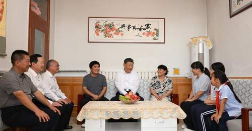 时政微观察丨永远保持对人民的赤子之心