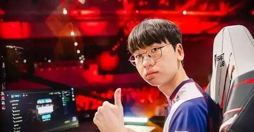 韩国网友热议T1横扫TL晋级MSI淘汰赛:Doran打得好棒,谢谢你,陈泽斌!