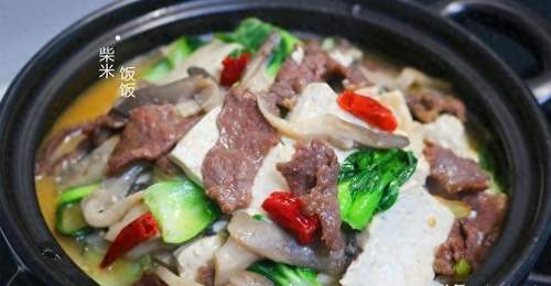 太喜欢这道菜了,多种食材一锅炖,连汤都是鲜的