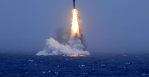 新一轮潜射战略导弹试射成功,普京将给中国送上一份大礼,内容让日本失望!