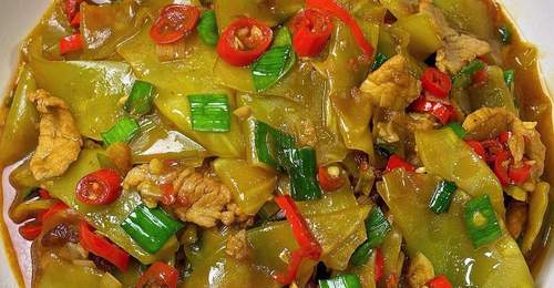 《莴笋炒肉:藏在锅气里的家常温柔》
