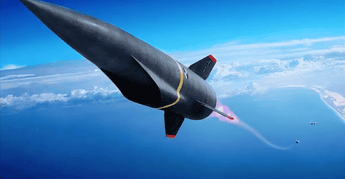 央视首次公开!中国东风-17导弹野外实射,航母变活靶?专家:更狠的还在后头!